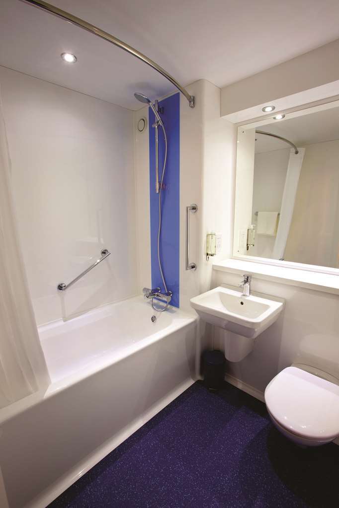 Travelodge Liverpool Docks Δωμάτιο φωτογραφία